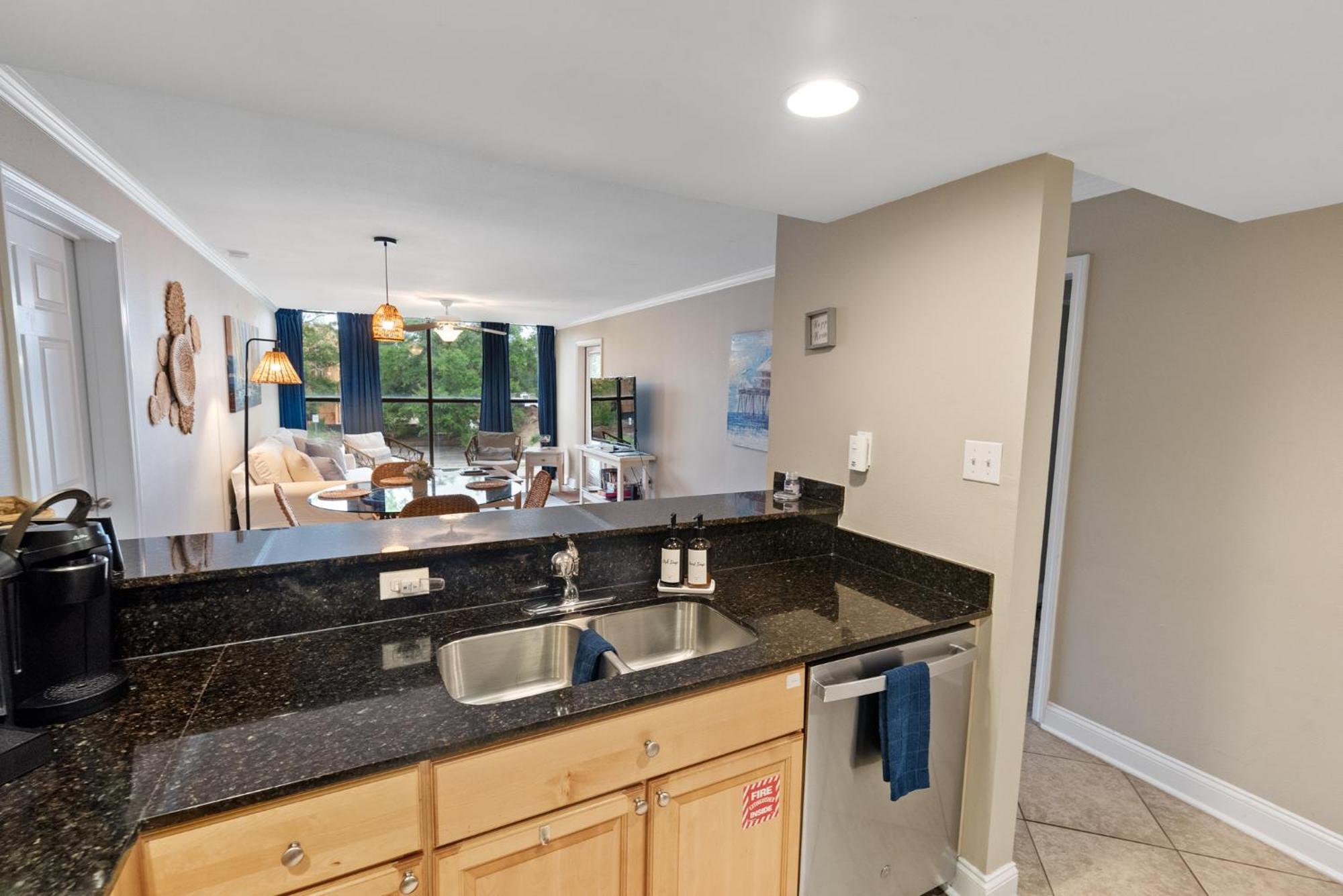 Fun 2 Bed/2 Bath Condo With Pool On Biloxi Beach 외부 사진